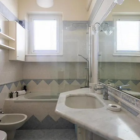 Alloggio E Parcheggio Ideale Per Visitare Le Cinque Terre Apartment *